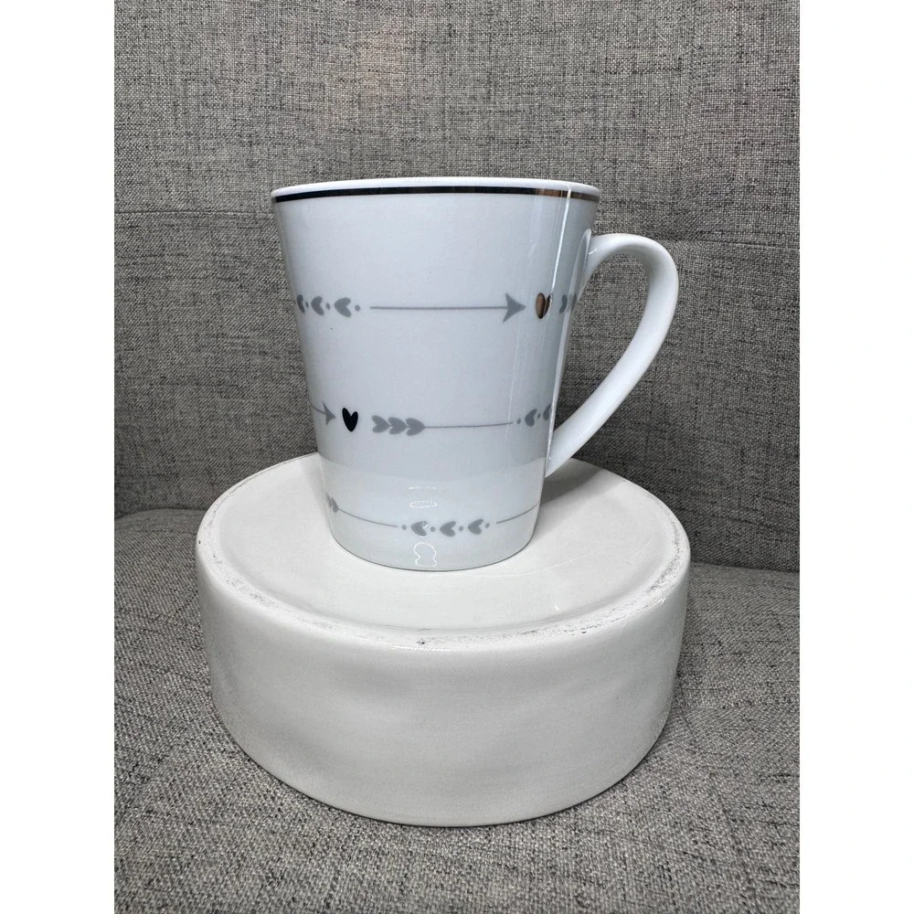 Williams Sonoma White Mug with Gray Arrows and Hearts Design Coffee Tea Cup